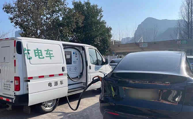 塔河汽车搭电